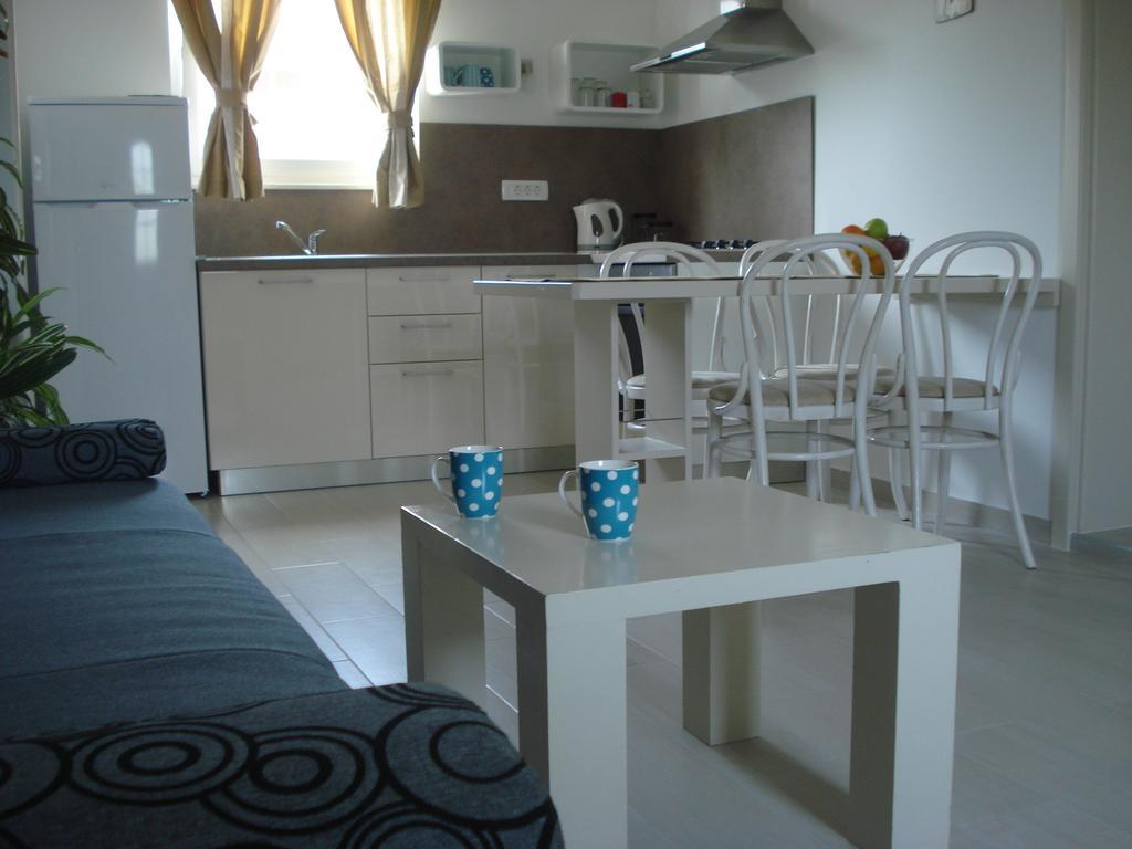 Apartment Maslina Biograd Na Moru Cameră foto
